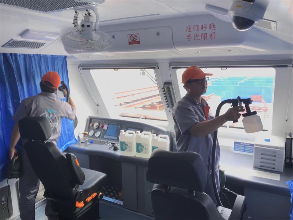列車(chē)駕駛室全方位噴涂治理